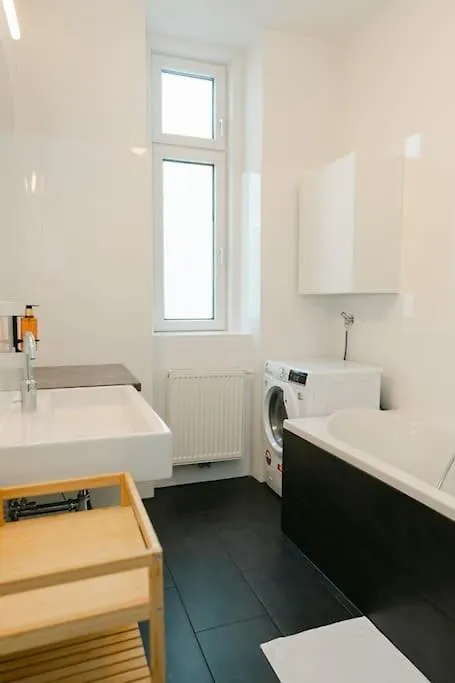 Classy Apt In Josefstadt Perfect For 4-6 Vienna