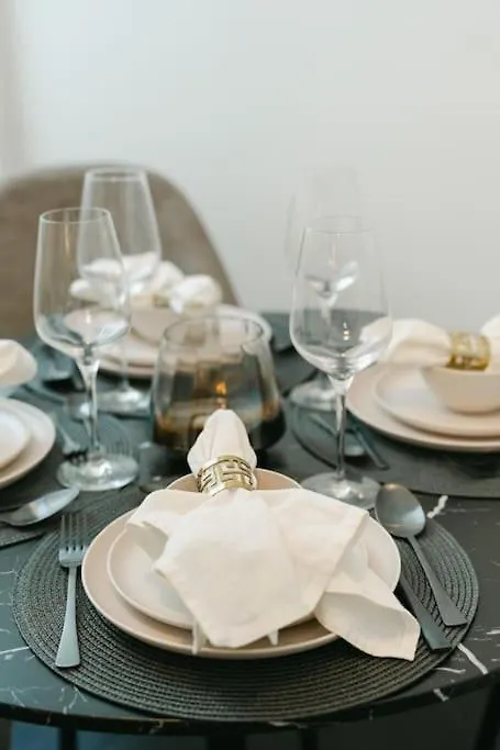 Classy Apt In Josefstadt Perfect For 4-6 Vienna 0*,  Austria