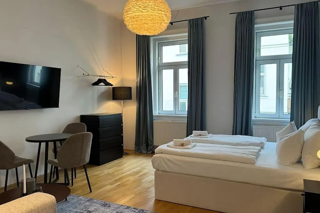 Classy Apt In Josefstadt Perfect For 4-6 Vienna