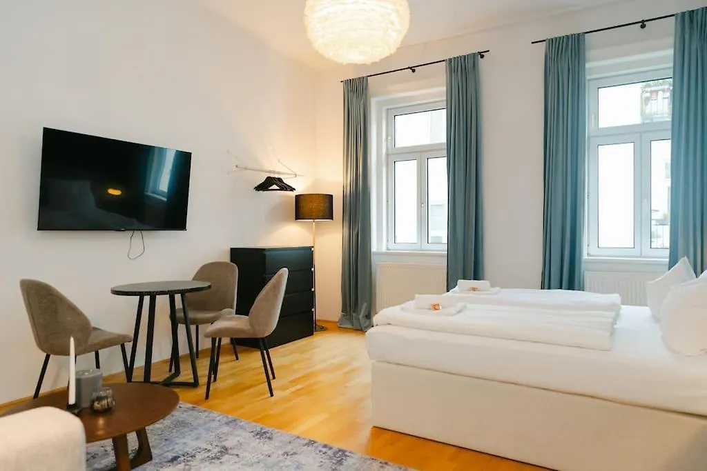 Apartment Classy Apt In Josefstadt Perfect For 4-6 Vienna