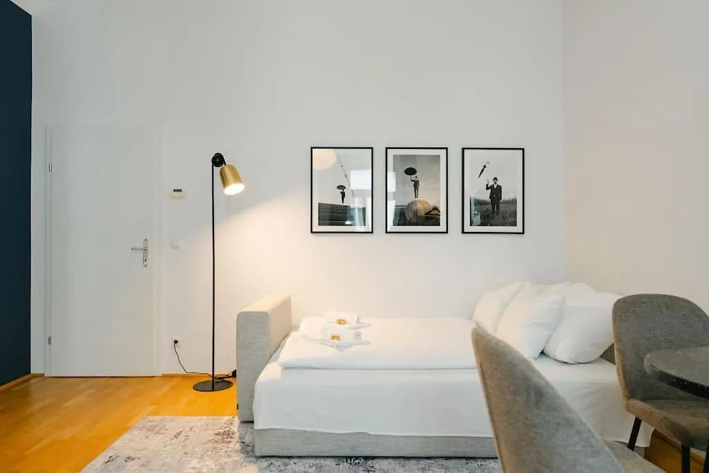 Classy Apt In Josefstadt Perfect For 4-6 Vienna Apartment