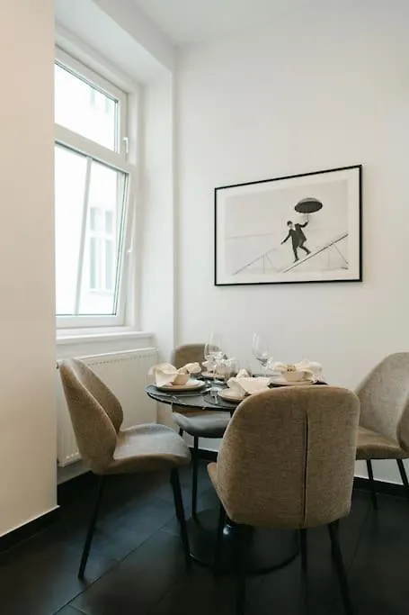 Classy Apt In Josefstadt Perfect For 4-6 Vienna