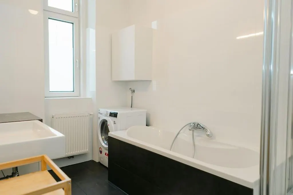 Apartment Classy Apt In Josefstadt Perfect For 4-6 Vienna Austria