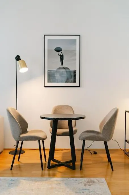 Apartment Classy Apt In Josefstadt Perfect For 4-6 Vienna Austria