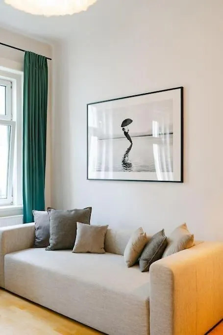 Apartment Classy Apt In Josefstadt Perfect For 4-6 Vienna