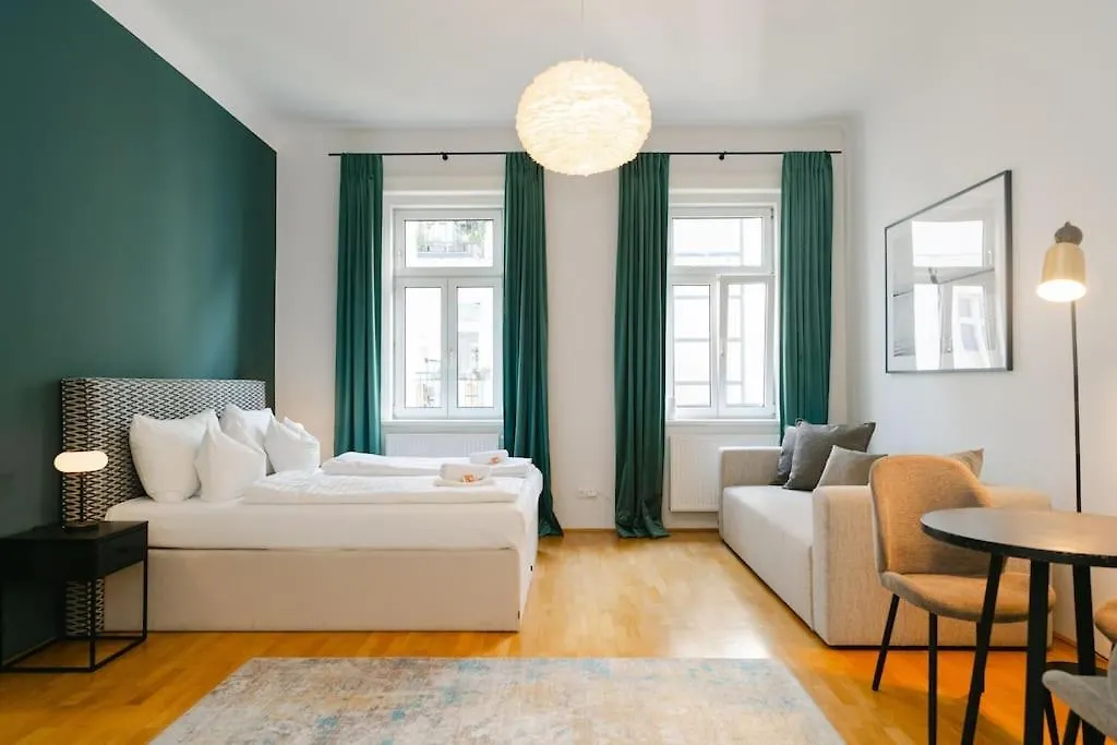 Classy Apt In Josefstadt Perfect For 4-6 Vienna Austria