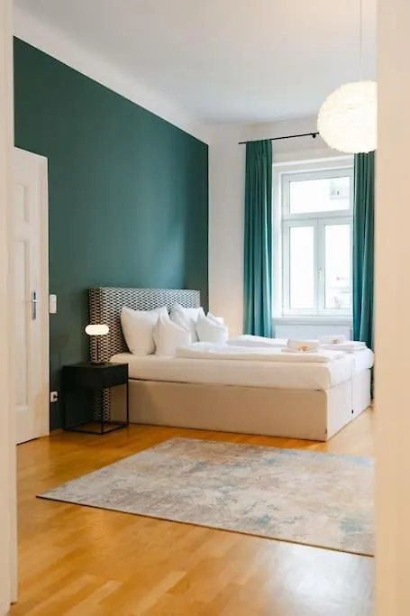 Classy Apt In Josefstadt Perfect For 4-6 Vienna 0*,  Austria